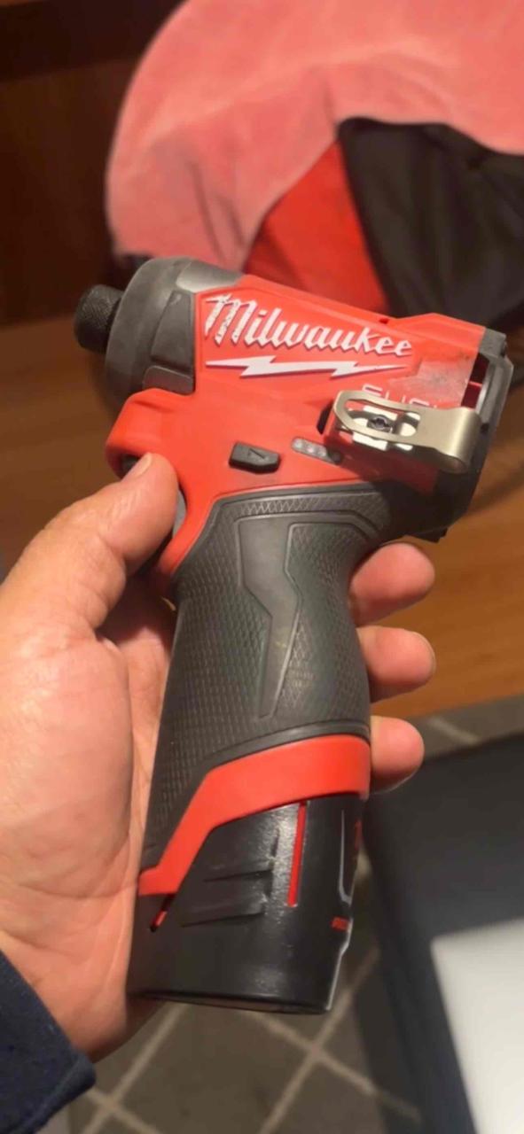 Set taladro Milwaukee M12 Fuel - 2