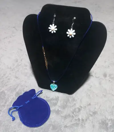 Set de joyería colorida con sonrisa - miniatura 4