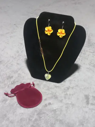 Set de joyería colorida con sonrisa - miniatura 6