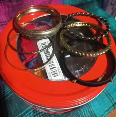 Set de pulseras metálicas variadas - miniatura 5