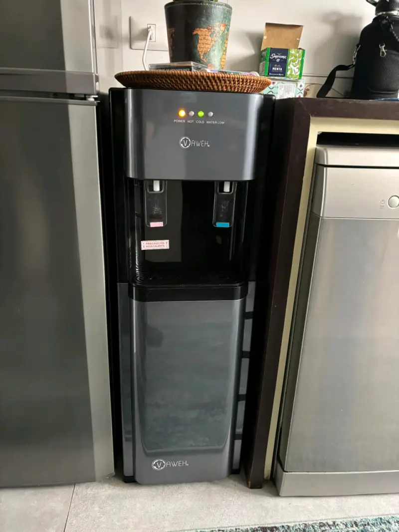 Dispensador de agua caliente/fría