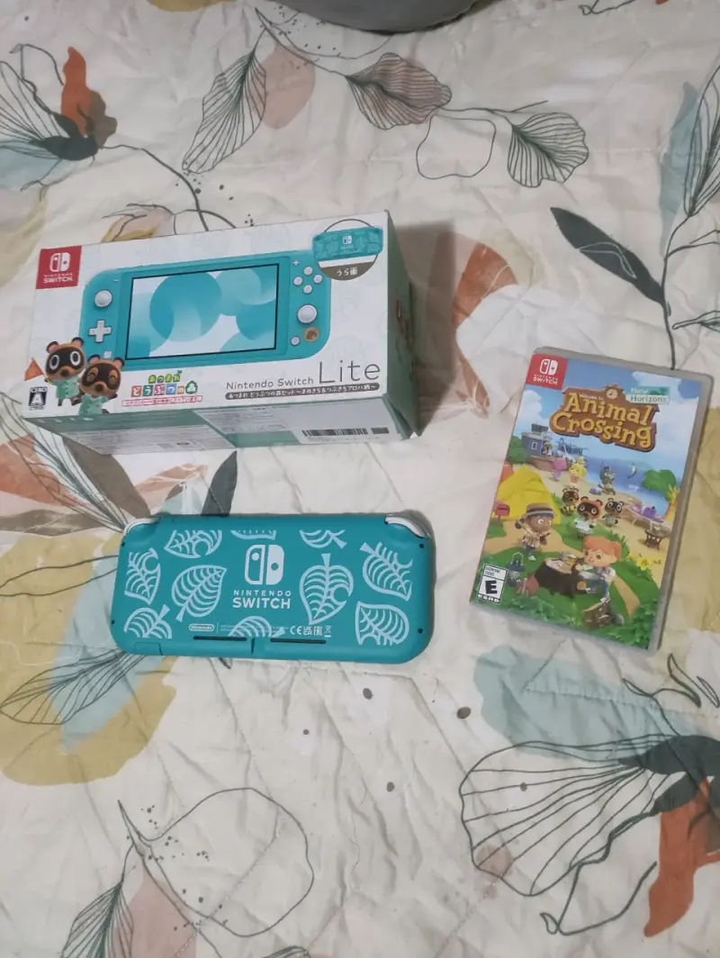 Nintendo Switch Lite Animal Crossing - 6
