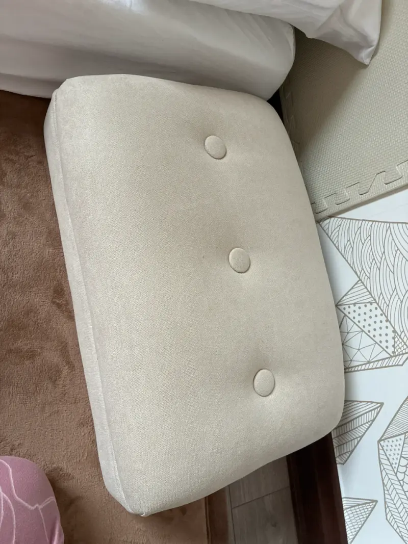 Puff beige acolchado - 2