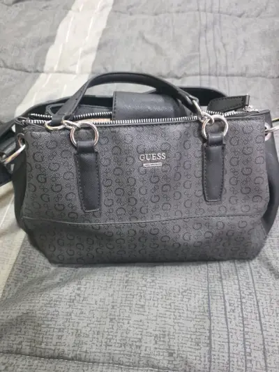 Bolso Guess negro estampado - miniatura 1