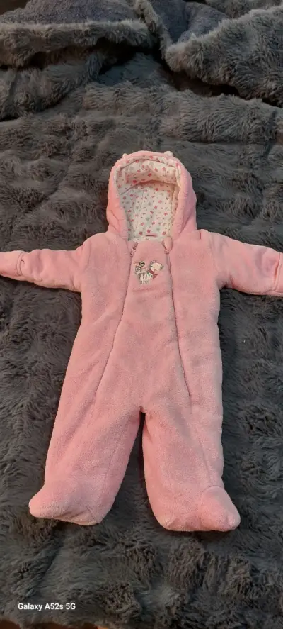 Enterito bebé rosado con capucha - miniatura 2