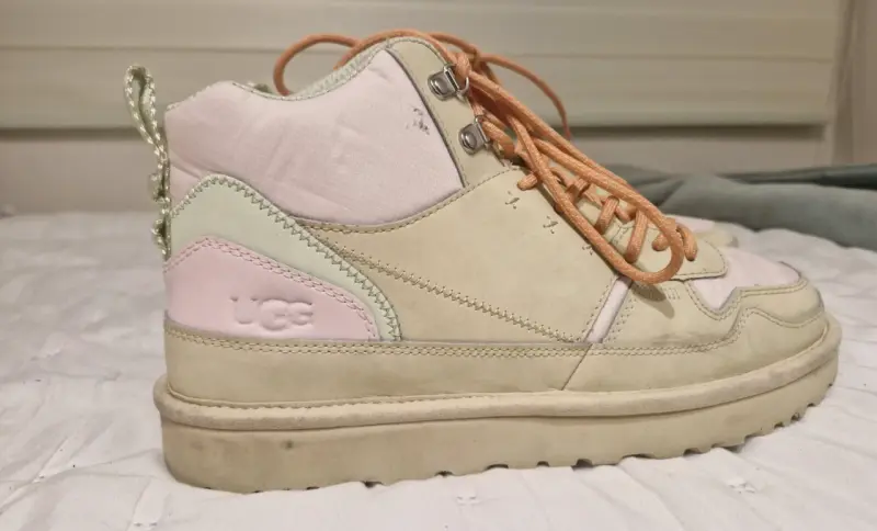 Botines UGG beige y rosados - 1