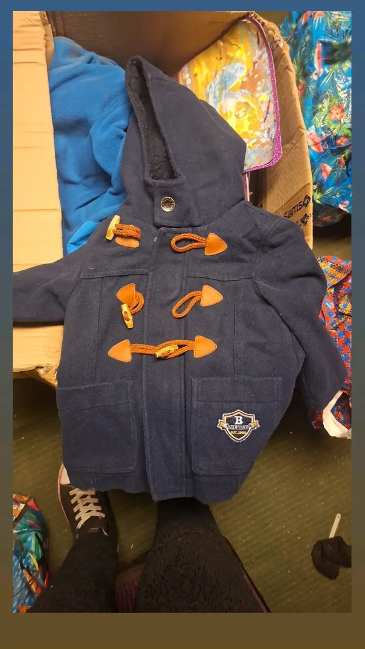 Abrigo azul infantil con capucha - 1