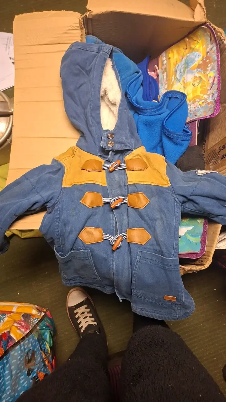 Abrigo azul infantil con capucha - 2