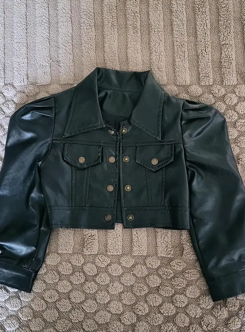 Chaqueta corta negra de cuero sintético - 1