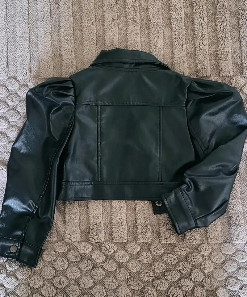 Chaqueta corta negra de cuero sintético - 3