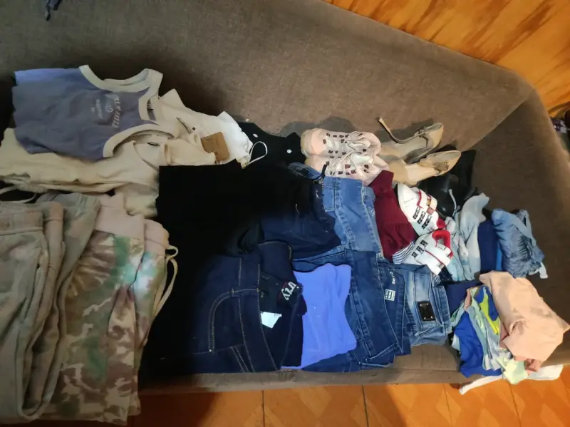 Lote de ropa variada