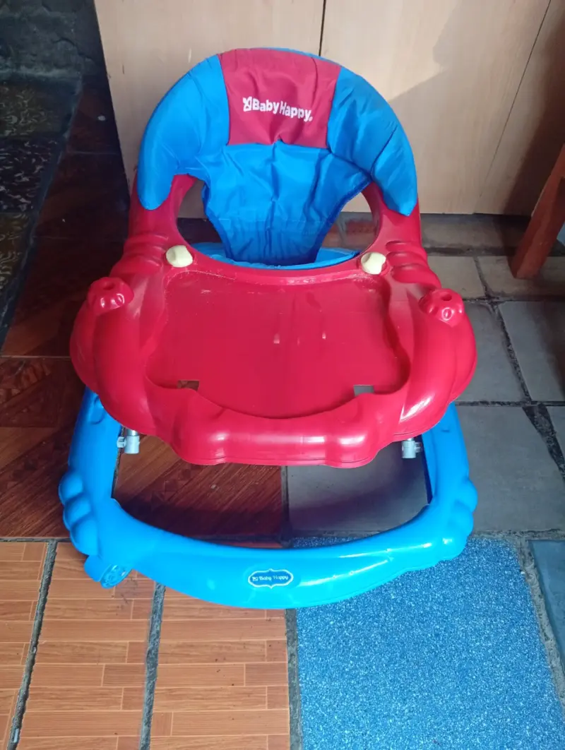 Andador Baby Happy rojo y azul