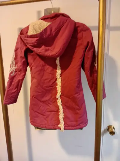 Chaqueta bordada roja con cremallera - miniatura 2