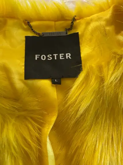 Chaqueta amarilla de peluche - miniatura 3