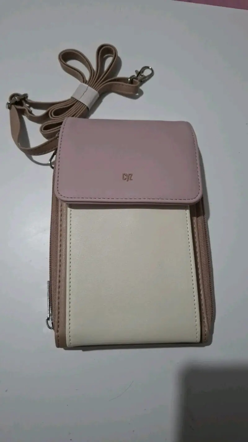 Cartera beige con textura - 4