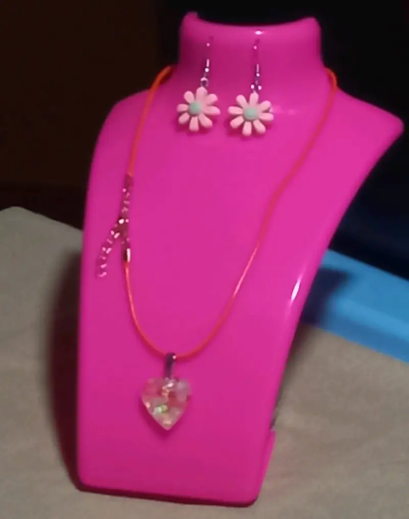 Set de collar y aretes florales - 1