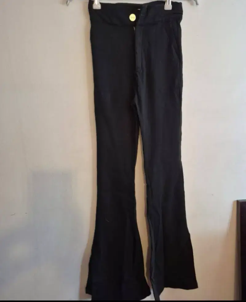 Jeans negros acampanados mujer - 2