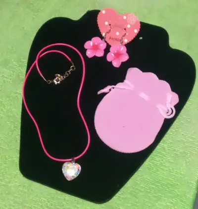 Set collar y aros rosas - miniatura 1