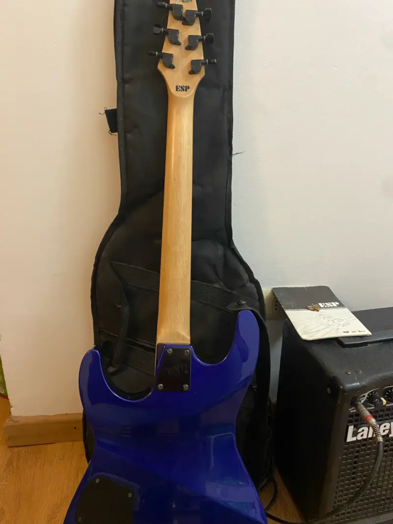 Guitarra eléctrica LTD H-50 + Funda + Cable - 2