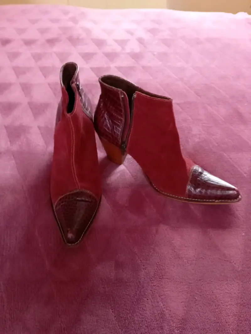 Botines rojos de cuero elegante - 1
