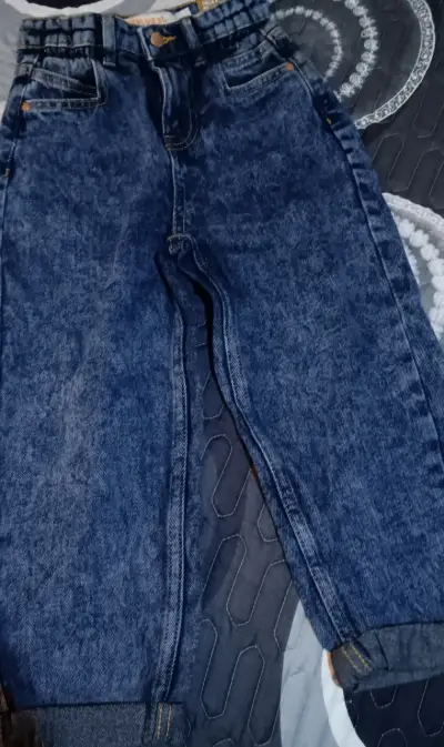 Jeans azul nuevo para niña - miniatura 1