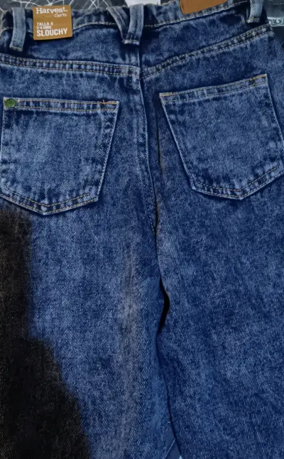 Jeans azul nuevo para niña - miniatura 2