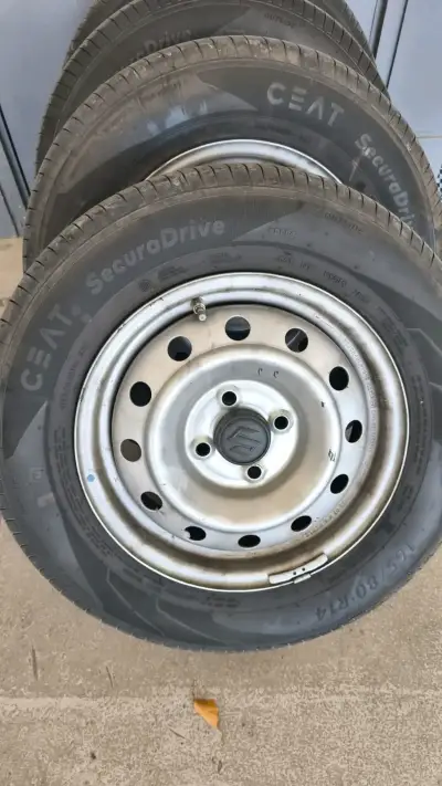 4 Llantas con neumático r14 CEAT - miniatura 1