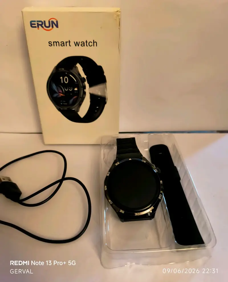 Smartwatch negro con correas - 2