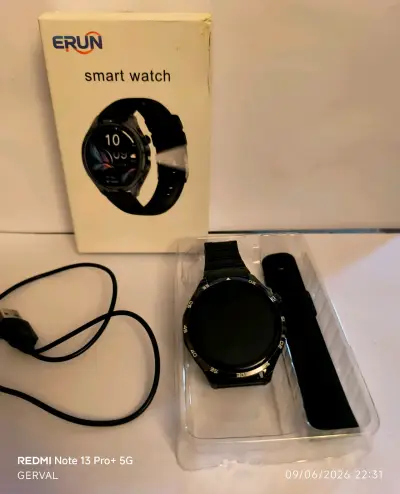 Smartwatch negro con correas - miniatura 2