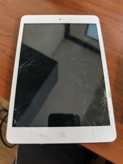 iPad Mini 1 (Modelo A1432) - Pantalla Rota - miniatura 1