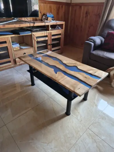 Mesa de centro con resina epoxi - miniatura 1