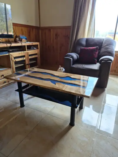 Mesa de centro con resina epoxi - miniatura 3