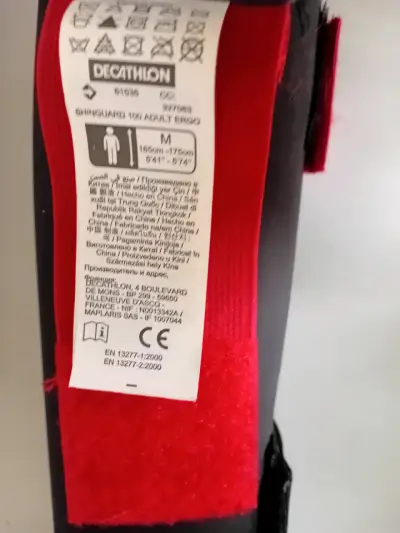 Protecciones  o canilleras negras - miniatura 2