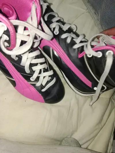 Zapatillas deportivas rosa y negro - miniatura 1