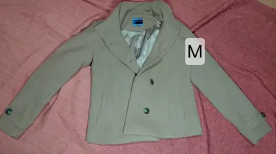 Chaqueta beige de abrigo - miniatura 1