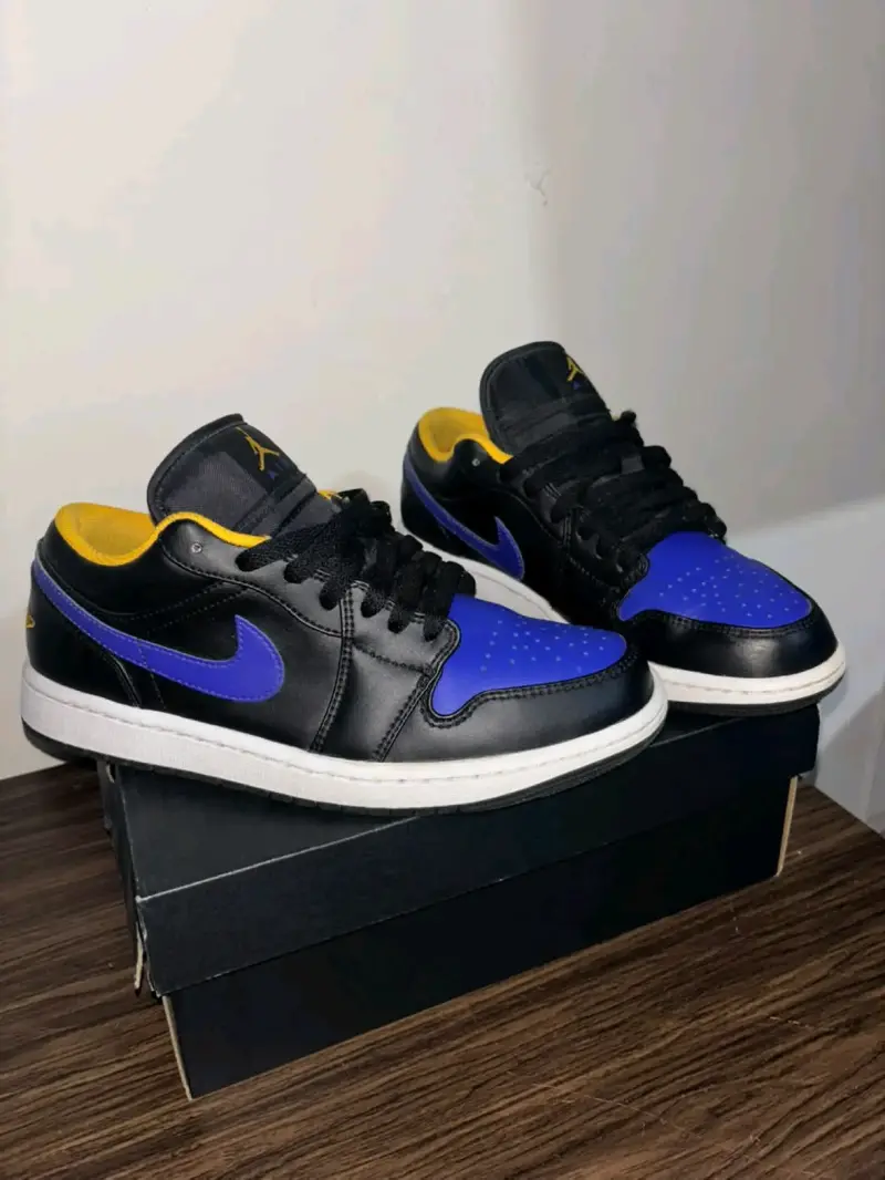Zapatillas deportivas negras y azules - 1