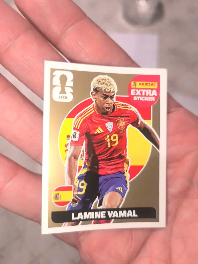 Extra Sticker Lamine Yamal Oro Panini FIFA 2026