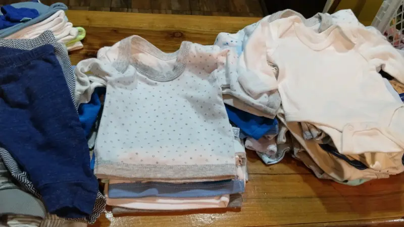 Ropa de bebé variada en buen estado - 2