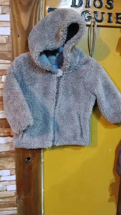Ropa de bebé variada en buen estado - miniatura 3