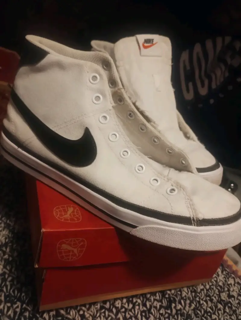 Zapatillas blancas con logo - 4