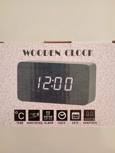 Reloj digital de madera - miniatura 1
