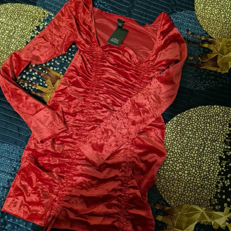 Vestido rojo ajustado brillante - 3