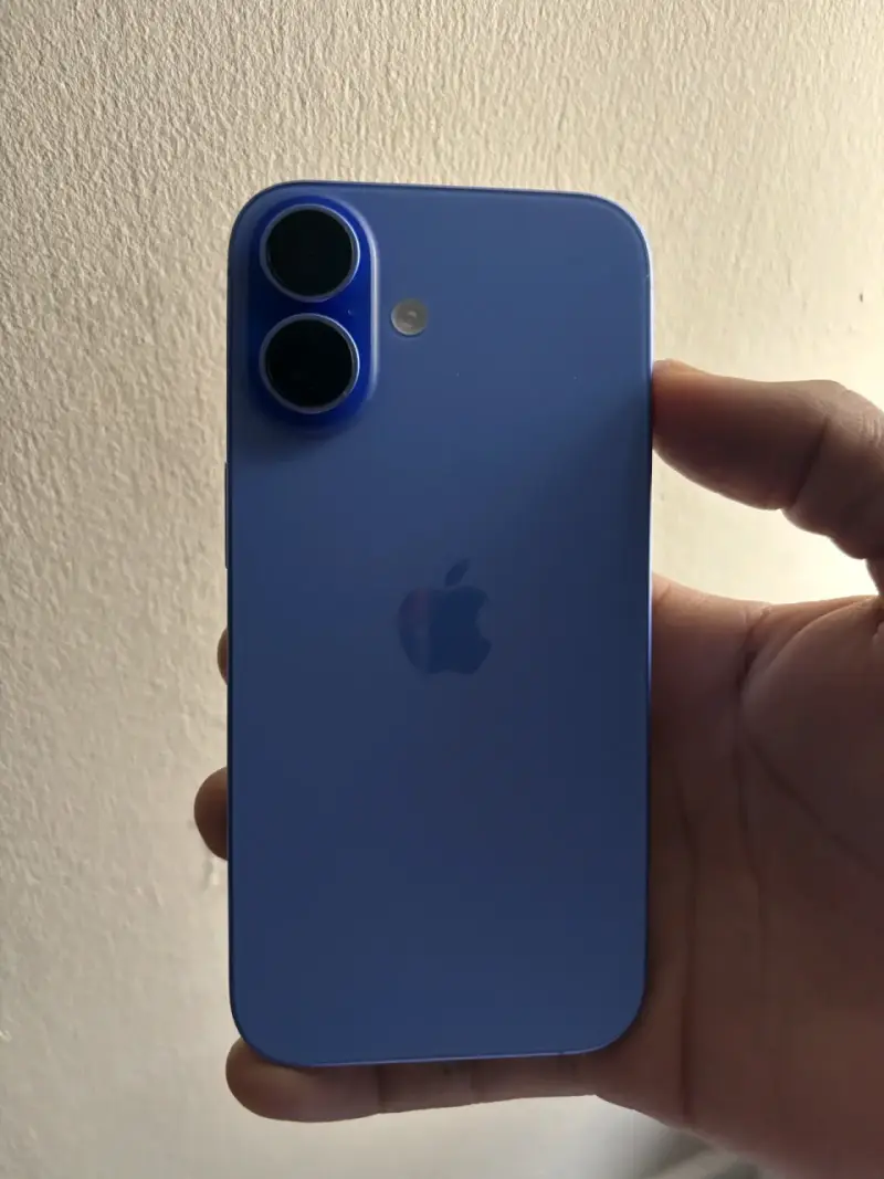 iPhone 16 - 1