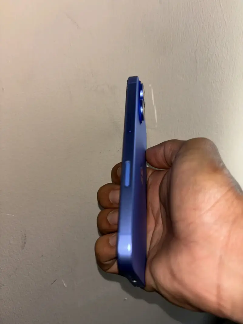 iPhone 16 - 4