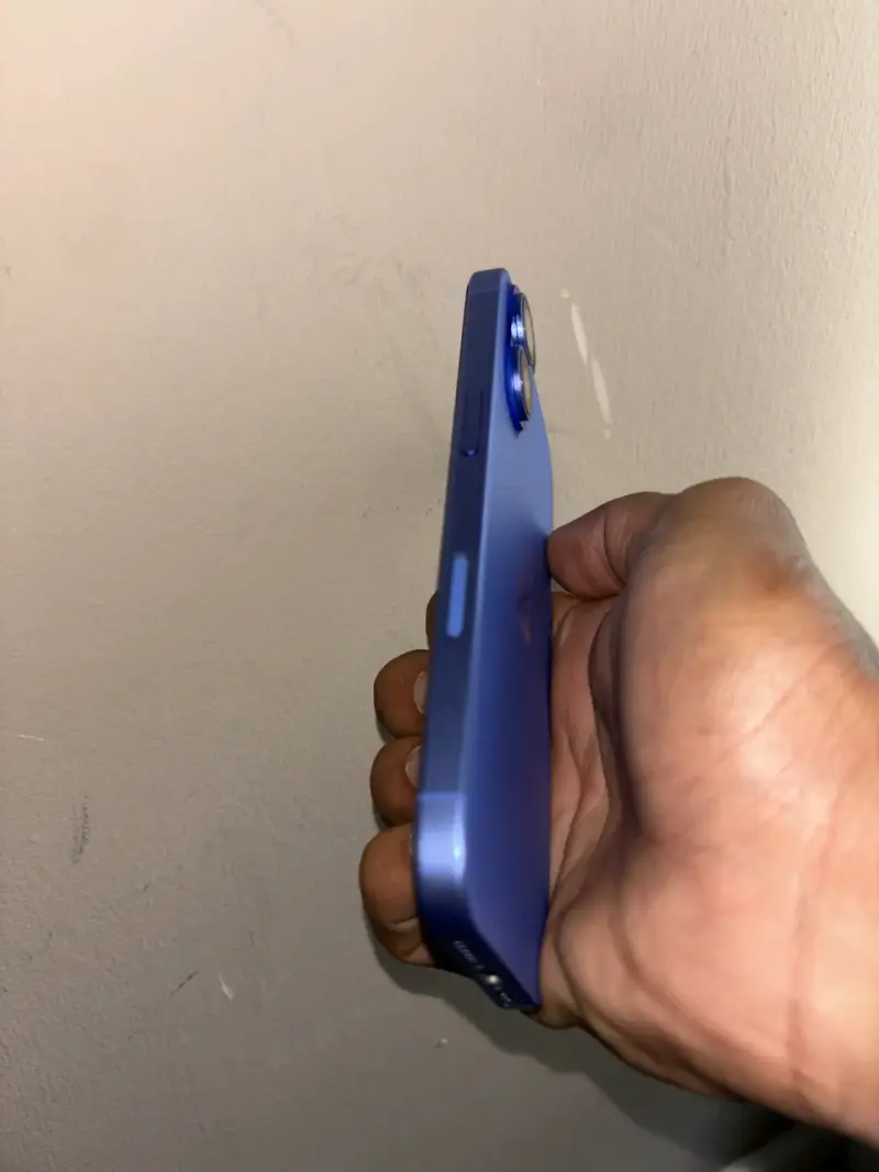 iPhone 16 - 5