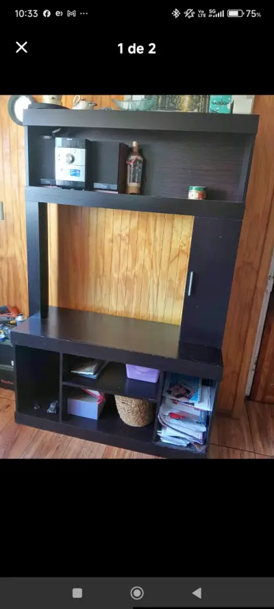Mueble de madera con estantes - miniatura 2
