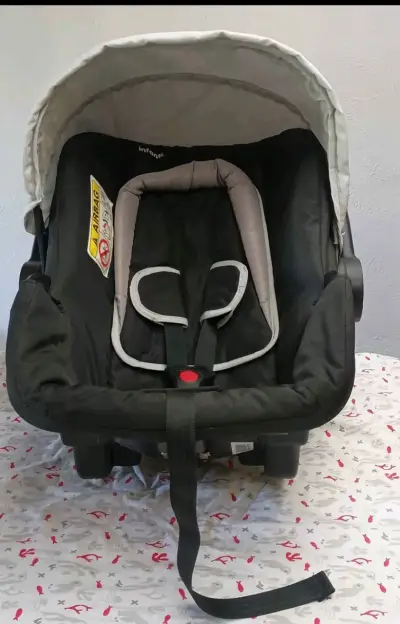 Silla de auto para bebé marca INFANTI - miniatura 3