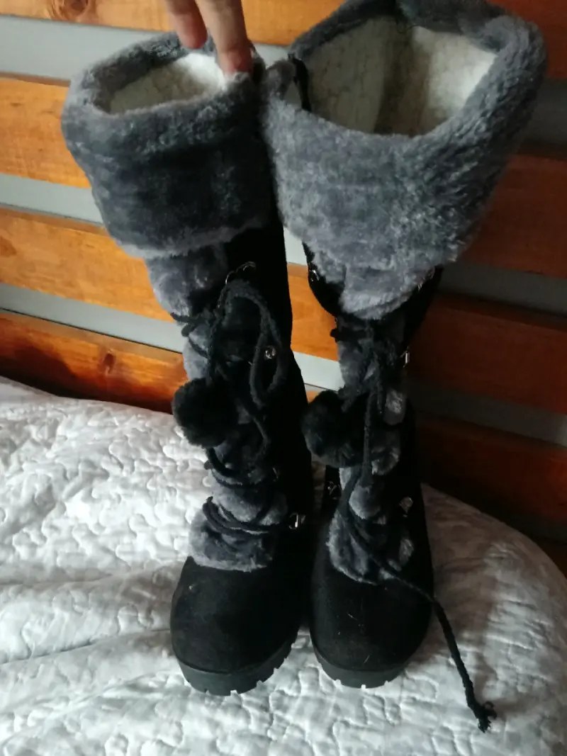 Bota negra con forro de lana - 3