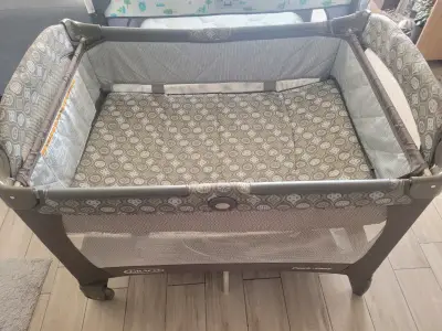Cuna para bebé con cambiador - miniatura 3