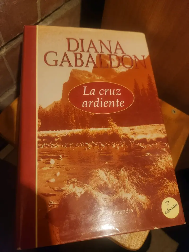 Libro 'La cruz ardiente' de Diana Gabaldon